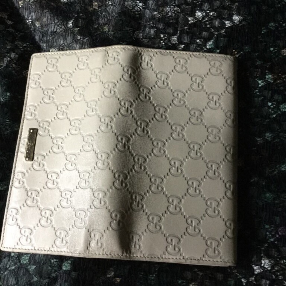 WHITE MONOGRAM GUCCI LEATHER WALLET AUTHENTIC